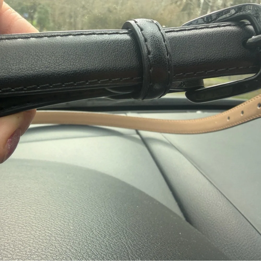 Elegant Black and Tan Women's Belt - Picture 4 of 16